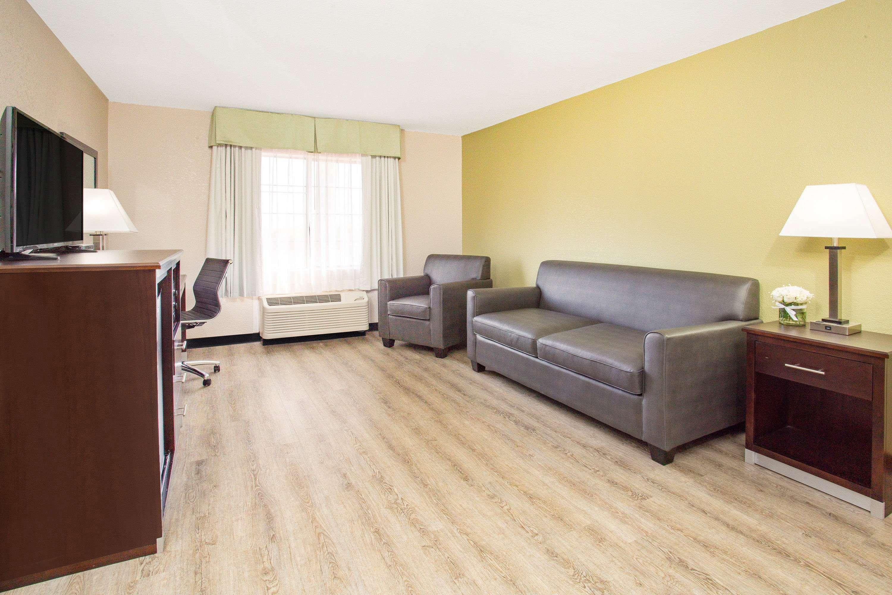 Baymont By Wyndham Phoenix I-10 Near 51St Ave Ngoại thất bức ảnh