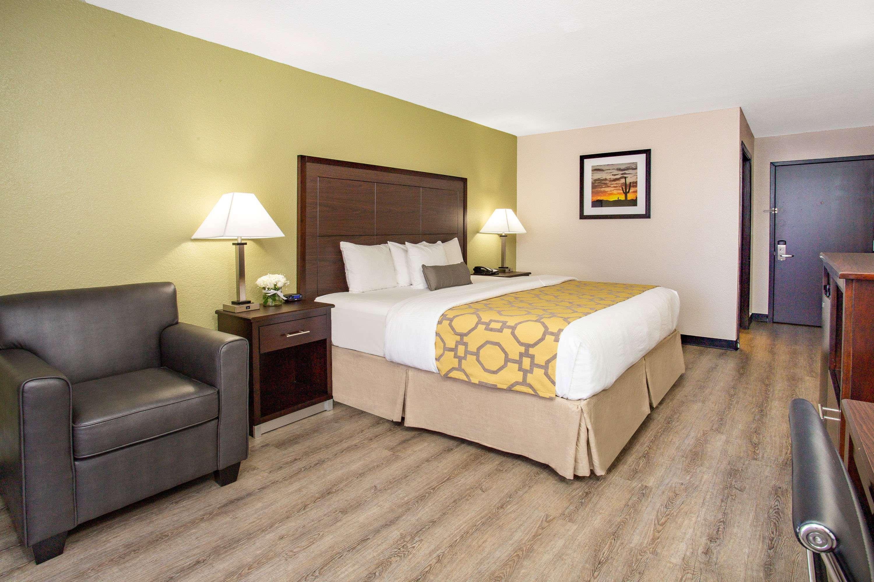 Baymont By Wyndham Phoenix I-10 Near 51St Ave Ngoại thất bức ảnh